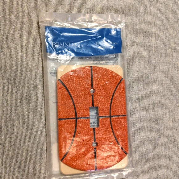 Brainerd Single Switch Wall Plate Die Cast Basketball - New in Packaging - Picture 1 of 8